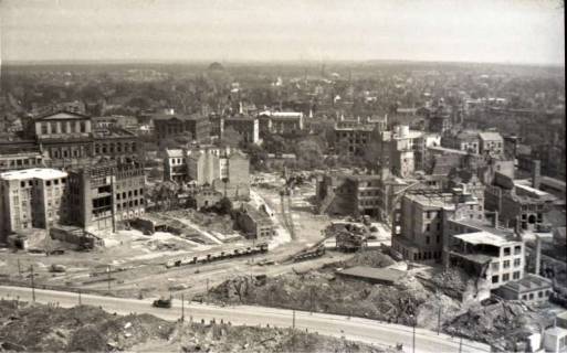 ARH NL Koberg 573, Rundblick von der Marktkirche auf das zerstörte Stadtzentrum, Hannover, 1947