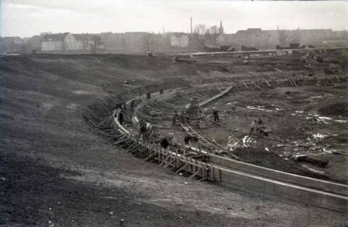 ARH NL Koberg 616, Trümmeraufschüttung in der Maschohe für das Niedersachsenstadion, Hannover, 1949