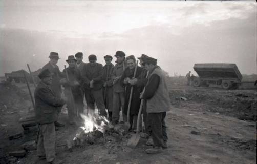 ARH NL Koberg 619, Trümmeraufschüttung in der Maschohe für das Niedersachsenstadion, Hannover, 1949