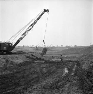 ARH BA 2398, Flughafen, Langenhagen - Besuch von MP Diederichs und Baustelle der neuen Startbahn, 1965