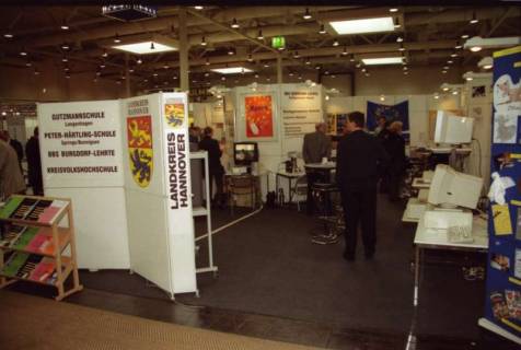 ARH BA 2633, LR Arndt Arndt besucht die Bildungsmesse, 2001