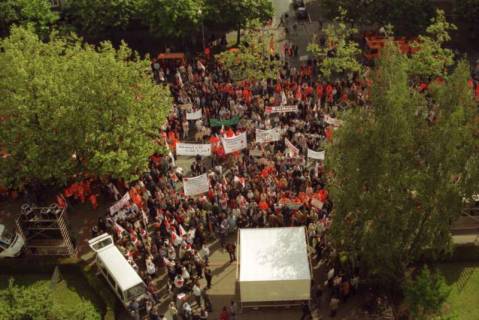 ARH BA 2713, Warnstreik der Gewerkschaft ver.di vor dem Kreishaus, Hannover, 2001