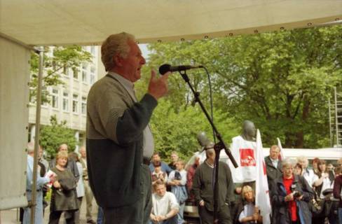 ARH BA 2721, Warnstreik der Gewerkschaft ver.di vor dem Kreishaus, Hannover, 2001