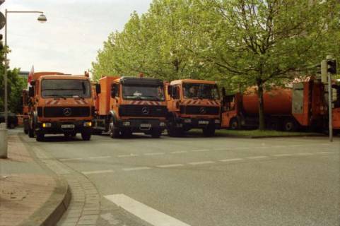 ARH BA 2734, Warnstreik der Gewerkschaft ver.di vor dem Kreishaus, Hannover, 2001