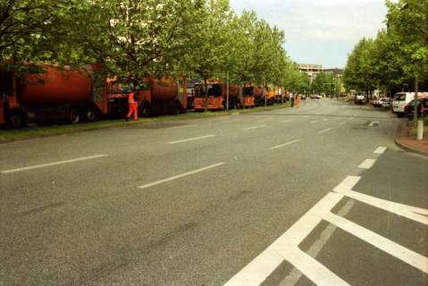 ARH BA 2735, Warnstreik der Gewerkschaft ver.di vor dem Kreishaus, Hannover, 2001