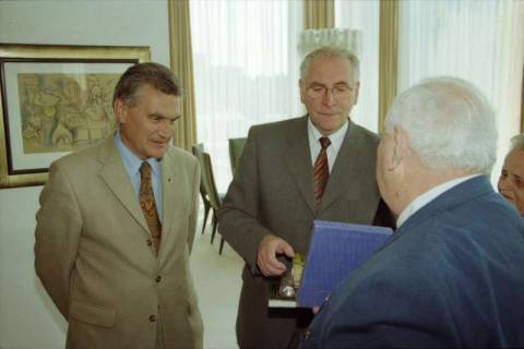 ARH BA 2777, LT-Präs. Wernstedt empfängt LR Arndt und Benny Gurfinkel, 2001