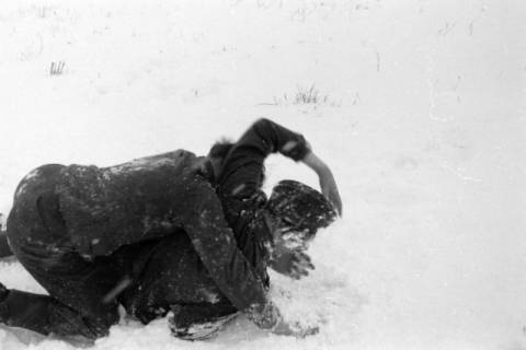 ARH NL Dierssen 0101/0024, "Schneebalgerei", um 1944