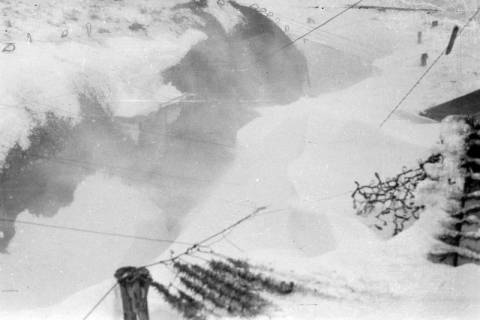 ARH NL Dierssen 0102/0005, Schneesturm an der Flakstellung, um 1944