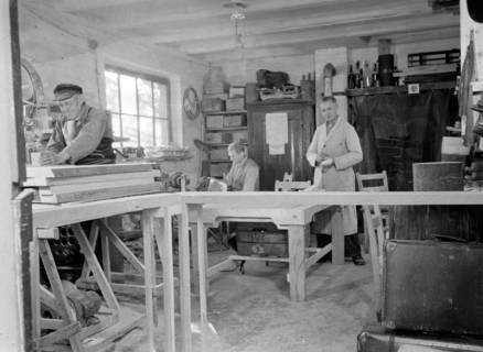 ARH NL Dierssen 0110/0013, Sandaletten - Fabrikation in der Friedrichstraße, 1947