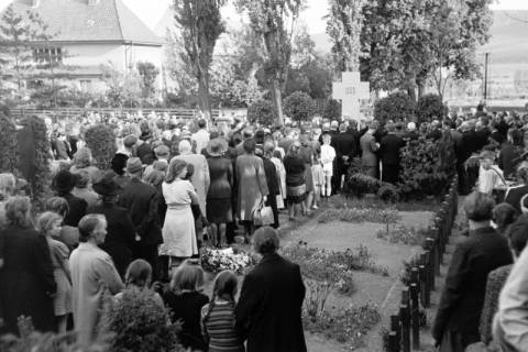 ARH NL Dierssen 0119/0007, Einweihung Ehrenmal Friedhof, 1948