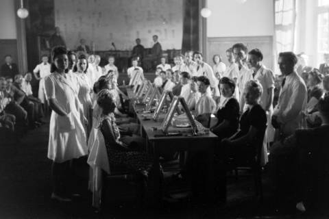 ARH NL Dierssen 0121/0027, Schau-Frisieren, 1948