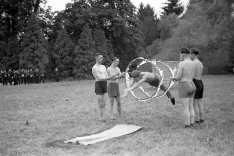 ARH NL Dierssen 0131/0011, Trizonale Wettkämpfe am Schloss, Hasperde, 1948
