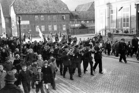 ARH NL Dierssen 0141/0019, Umzug, Springe, 1949