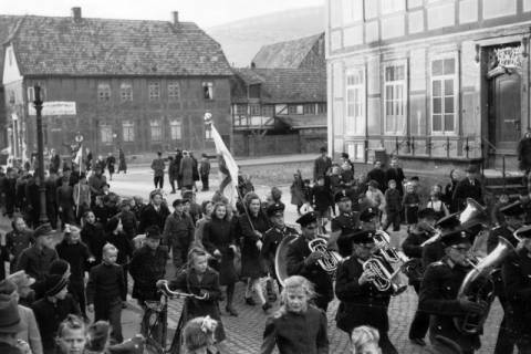 ARH NL Dierssen 0141/0020, Umzug, Springe, 1949