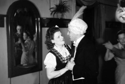 ARH NL Dierssen 0142/0009, Fasching, Steinkrug, 1949