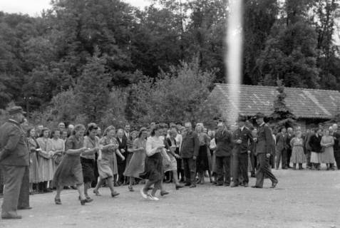 ARH NL Dierssen 0150/0002, Betriebsfest des Forstamt Saupark, Eldagsen, 1949