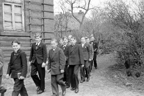 ARH NL Dierssen 0154/0005, Konfirmation, Völksen, 1949
