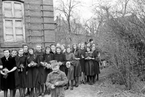 ARH NL Dierssen 0154/0010, Konfirmation, Völksen, 1949