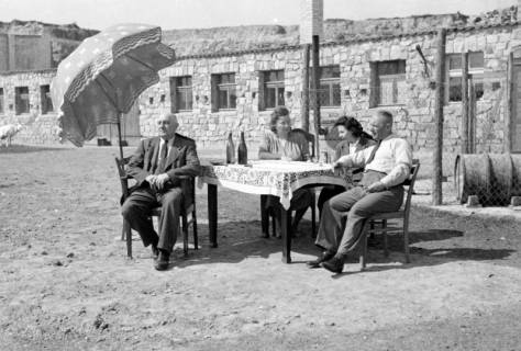 ARH NL Dierssen 0157/0005, Familie Graf, 1949