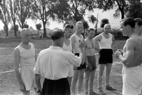 ARH NL Dierssen 0182/0011, Sport - Polizei gegen Sportverein, 1949