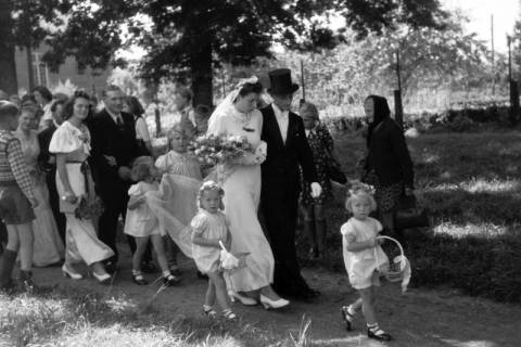 ARH NL Dierssen 0188/0009, Hochzeit Langendorf, 1949