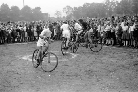ARH NL Dierssen 0195/0010, Radballtunier, 1949