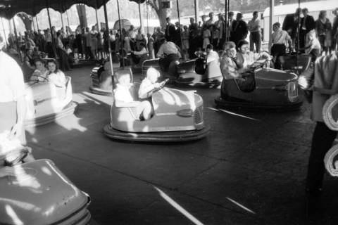 ARH NL Dierssen 0196/0025, Volksfest (Rummelplatz), 1949