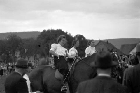 ARH NL Dierssen 0207/0029, Reittunier (Tag des Roten Kreuzes), 1949
