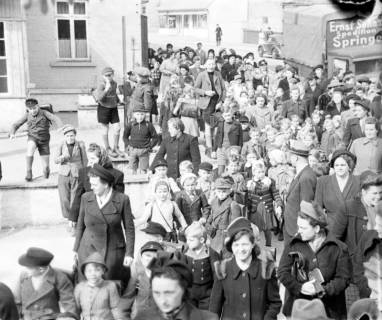 ARH NL Dierssen 1017/0013, Umzug der Schulanfänger, 1950