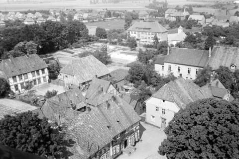 ARH NL Dierssen 1034/0020, Blick vom Turm der Kirche St. Lukas, Pattensen, 1950