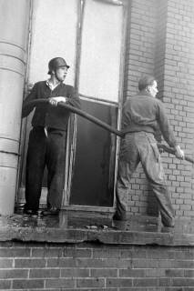 ARH NL Dierssen 1037/0012, Brand der Lackiererei Bähre, Springe, 1950