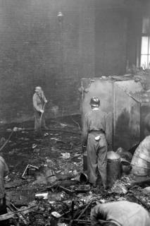 ARH NL Dierssen 1037/0017, Brand der Lackiererei Bähre, Springe, 1950