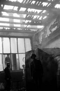 ARH NL Dierssen 1037/0019, Brand der Lackiererei Bähre, Springe, 1950