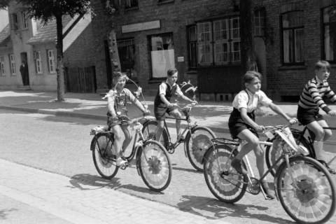 ARH NL Dierssen 1041/0012, Rad-Werbung "Caritas ruft", 1950