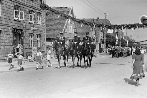 ARH NL Dierssen 1058/0014, Umzug Schützenfest, Eldagsen, 1950