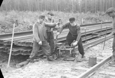ARH NL Dierssen 1086/0001, Bau von Bahngleisen, Hänigsen, 1950