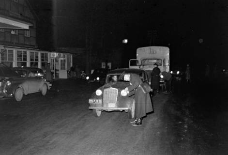 ARH NL Dierssen 1090/0018, Nächtliche Verkehrskontrolle, Thiedenwiese, 1950