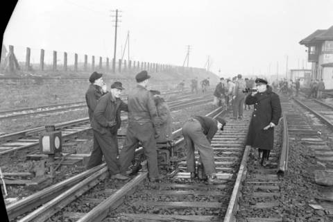 ARH NL Dierssen 1103/0001, Arbeiten an den Gleisen, Burgdorf, 1950