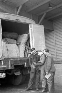 ARH NL Dierssen 1122/0002, Kontrolle an der Zonengrenze, Helmstedt, 1951