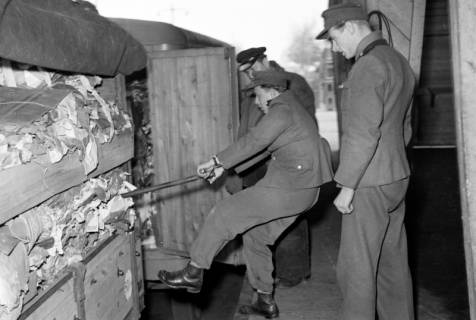ARH NL Dierssen 1122/0012, Kontrolle an der Zonengrenze, Helmstedt, 1951