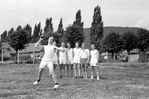 ARH NL Dierssen 1147/0014, Kreissportfest, Springe, 1951