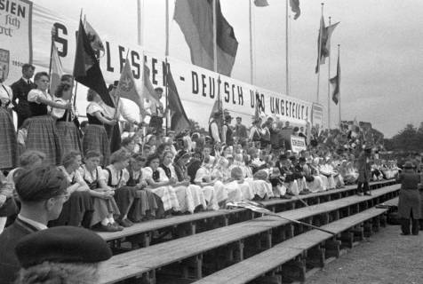 ARH NL Dierssen 1192/0002, Schlesiertreffen, Hannover, 1952