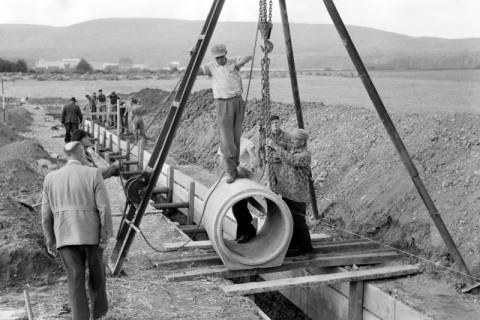 ARH NL Dierssen 1213/0019, Bau der Kanalisation in der Seebohmstraße, Springe, 1952