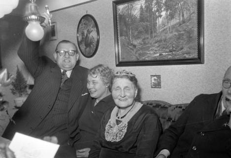 ARH NL Dierssen 1223/0021, Goldene Hochzeit Rettig, Springe, 1953