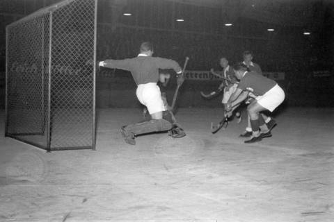 ARH NL Dierssen 1225/0017, "Fest der Sportpresse": Hallenhockey, Hannover, 1953