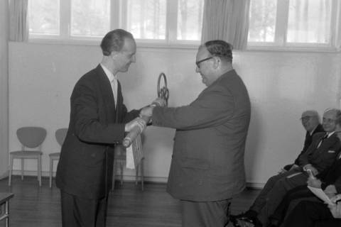 ARH NL Dierssen 1226/0013, Einweihung der Bundesgewerkschaftsschule, Springe, 1953