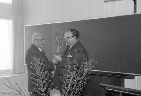 ARH NL Dierssen 1226/0016, Einweihung der Bundesgewerkschaftsschule, Springe, 1953
