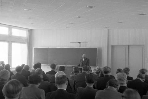 ARH NL Dierssen 1226/0021, Einweihung der Bundesgewerkschaftsschule, Springe, 1953