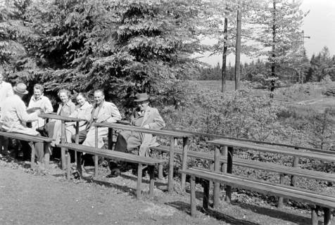 ARH NL Dierssen 1238/0004, Polizei-Ausflug am Nordmannsturm, Bad Nenndorf, 1953