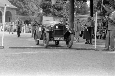 ARH NL Dierssen 1240/0026, AvD Automobilturnier im Kurpark, Bad Pyrmont, 1953